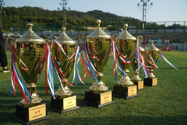 福克斯评巴西队史十大球星：贝利居首 大罗第2 小罗第4 内马尔第8
